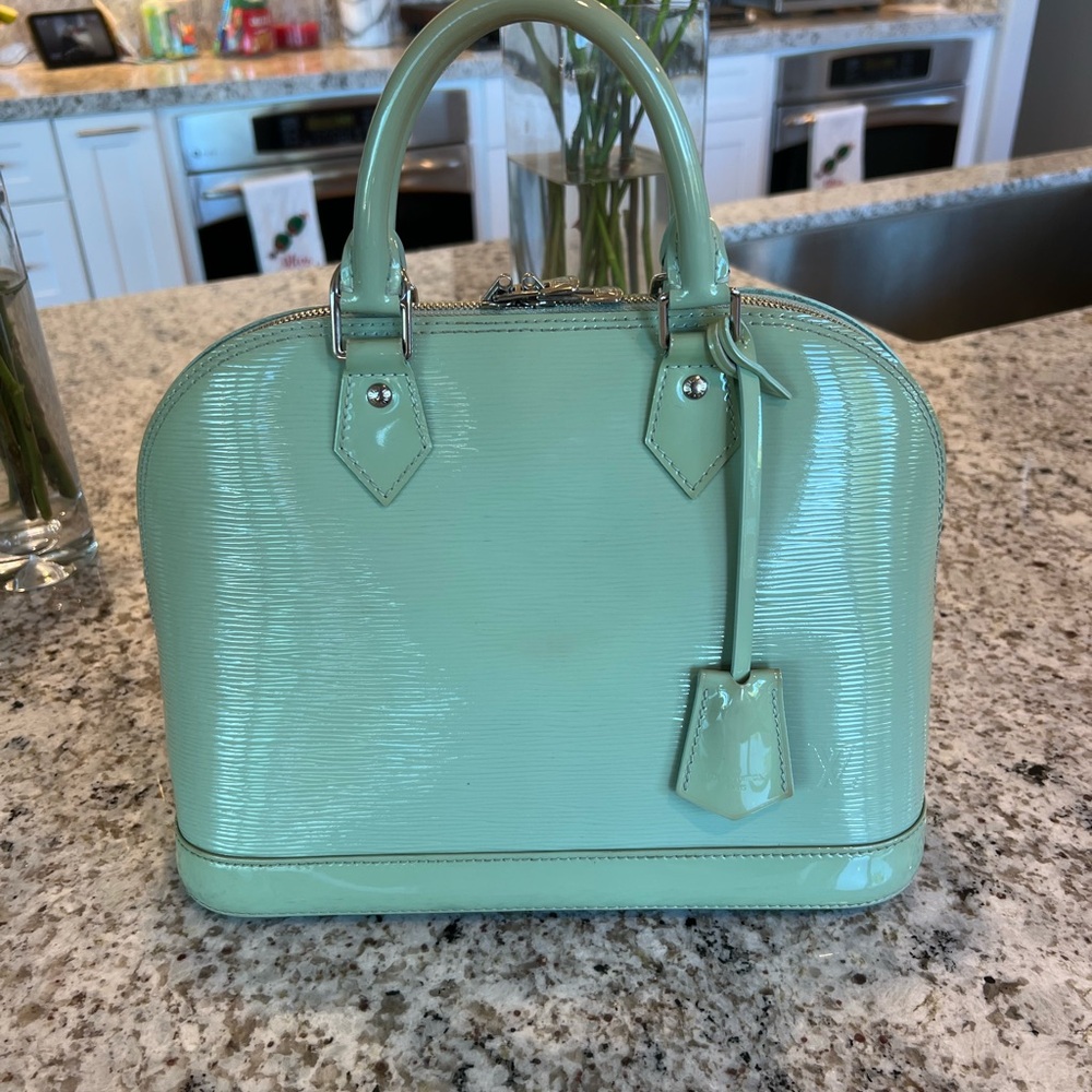 Louis Vuitton Amande Epi Electric Alma PM